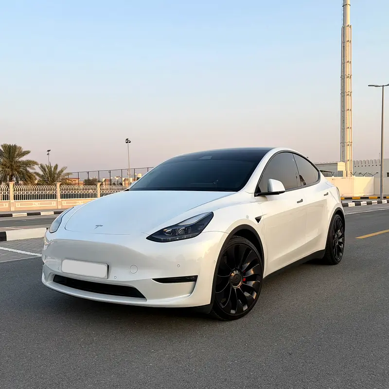 Tesla Model Y 2022 — photo 1 of 12