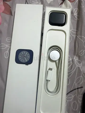 Series 8 GPS plus cellularApple Watch (with original box and magnetic charger) - good condition