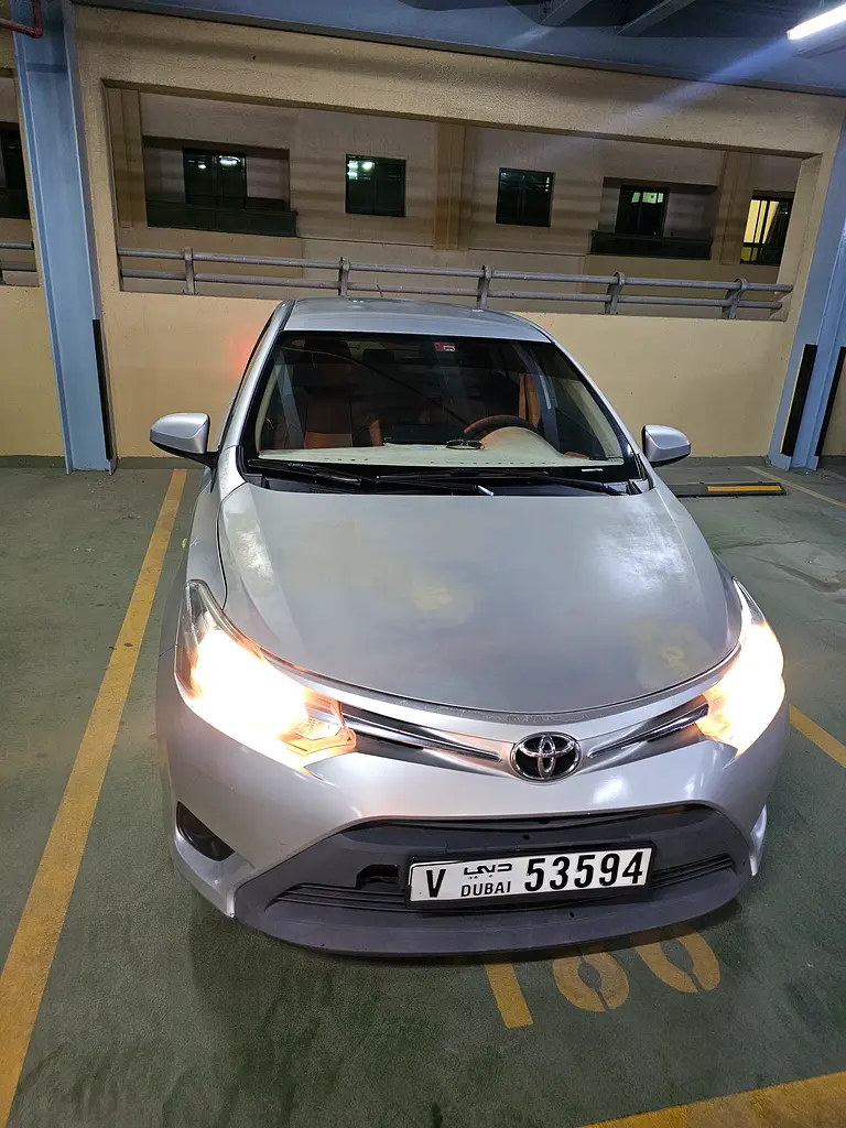 Toyota Yaris 2015 — photo 1 of 20