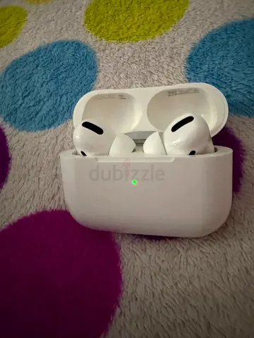 Apple AirPods Pro (Wireless Charging Case) - Good Working Condition