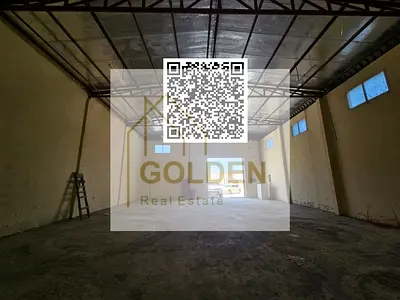 مستودع على الطريق الرئيسي | 2,500 قدم مربع | قوة كهرباء 50 كيلوواط | إيجار 87,000 درهم سنوياً