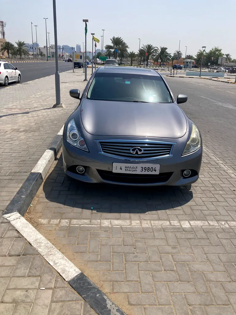 Infiniti G25 2013 — photo 1 of 7