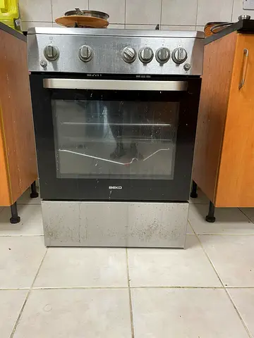 Beko freestanding gas oven and cooker - working condition