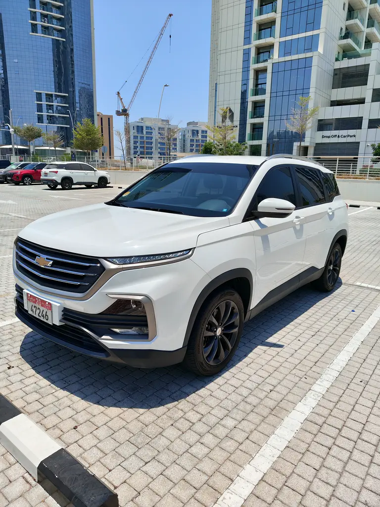 Chevrolet Captiva 2023 — photo 1 of 18