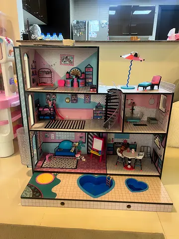 LOL Large Foldable Dollhouse Playset with Furniture and Accessories