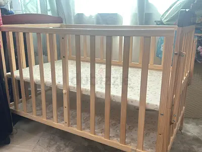 Wooden Baby Crib in Good Condition with Mattress