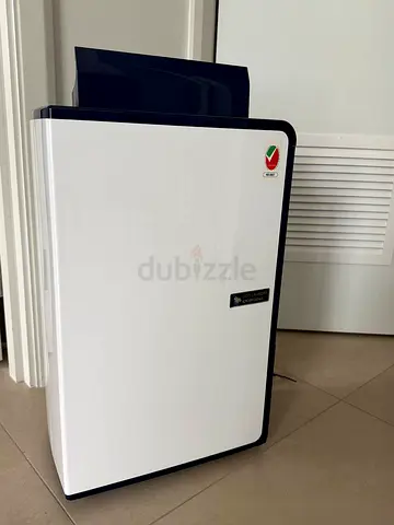 Corona Dehumidifier- 4.5 L drainage tank - 15.2 L/day