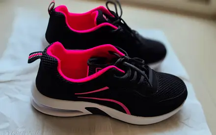Black  Pink Womens Athletic Sneakers - Lightweight, Size Unspecified
