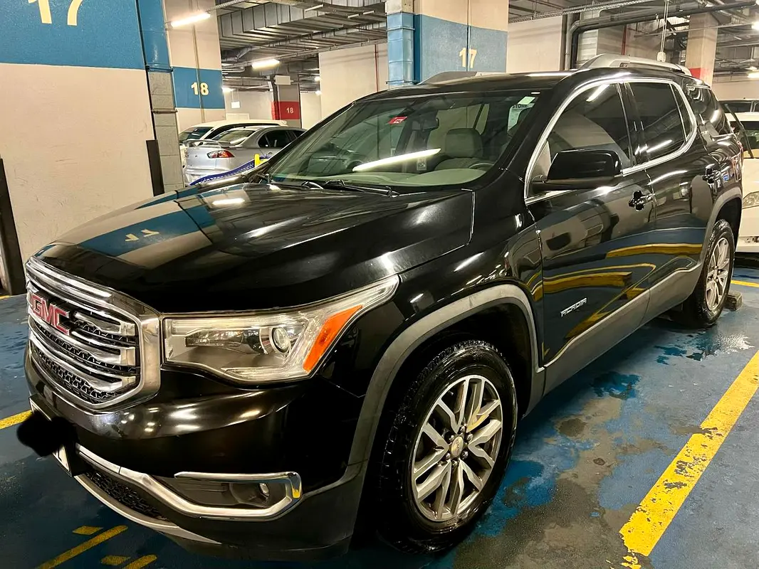 GMC Acadia 2017 — photo 1 of 8