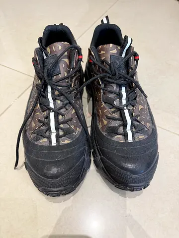 Burberry sneakers