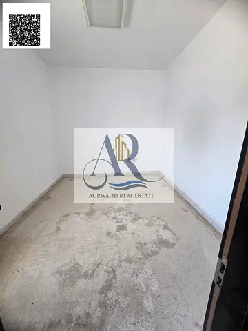 سكن عمال في الجرف الصناعية – عجمان 📍 الموقع: الجرف الصناعية، عجمان 🏠 عدد الغرف المتاحة: 50 غرفة 👥 سعة الغرفة: من 8 إلى 12 شخص