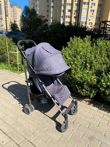Maclaren lightweight baby stroller - good condition