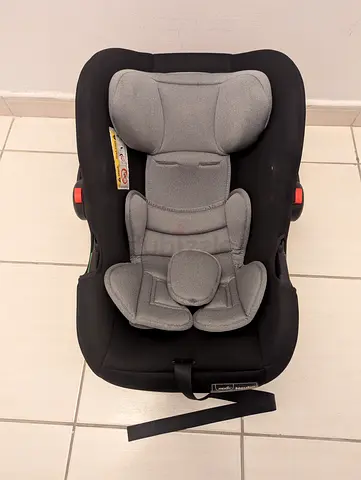 Used infant convertible car seat with newborn insert - clean condition