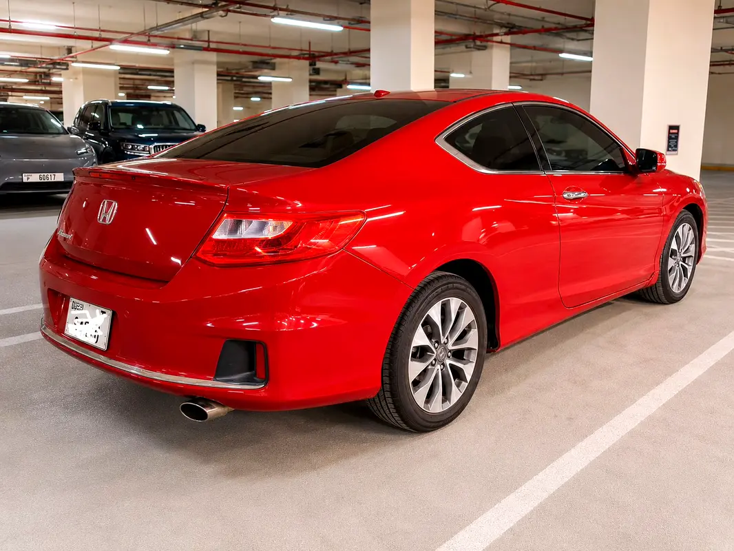Honda Accord 2015 — photo 1 of 4