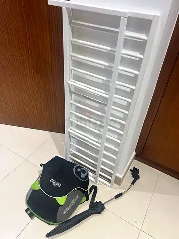 White Baby Safety Gate + Free Trunki Boostapak Car Seat and Umbrella