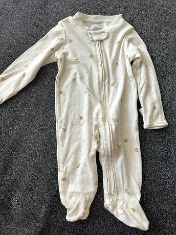 White double zipper footed baby sleepsuit 3 month with bear print (unisex)