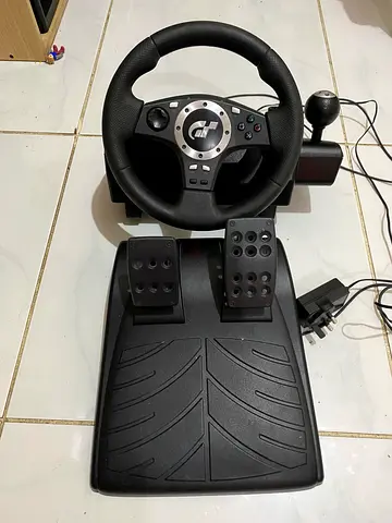 Logitech steering wheel and pedal set for Xbox/PC - used
