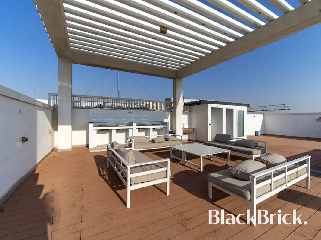 Tenanted | Courtyard view | Unfurnished Studio