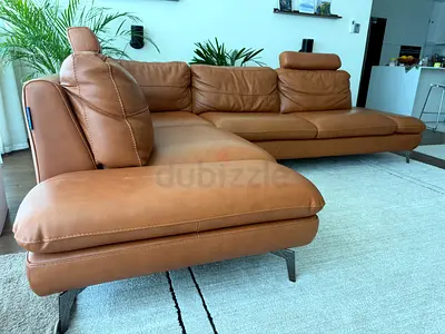 Leather sofa Chateau d’Ax pristine condition