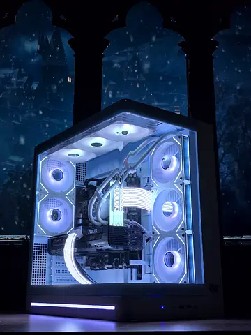 Gaming PC i7 14700k/RTX 5070/32GB DDR5 Rams/1tb NVME