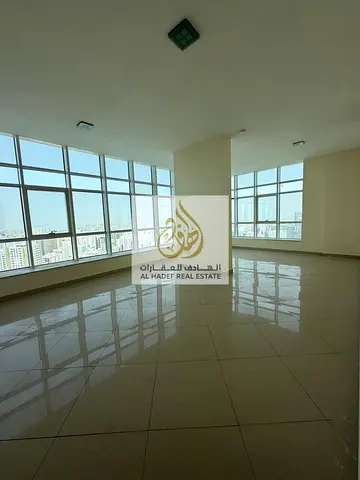 🏡 بنتهاوس فاخر للبيع في الشارقة | إطلالة مفتوحة على بحيرة خالد | مساحة 4,500 قدم مربع | 4 غرف ماستر | فرصة استثمارية مميزة