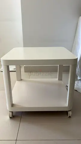 2 side tables