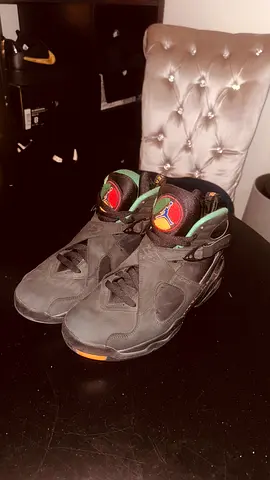 Jordan 8 rétro tinker air raid