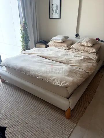 Queen bed