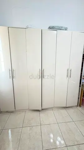 COMPLET BED ROOM SET PAID DHS 4,250 SELL DHS 1,500