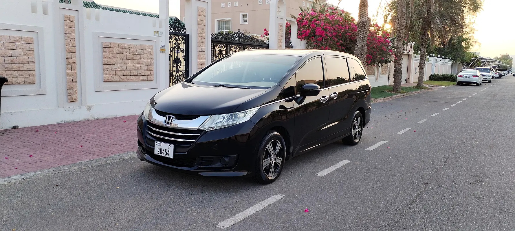 Honda Odyssey 2015 — photo 1 of 18