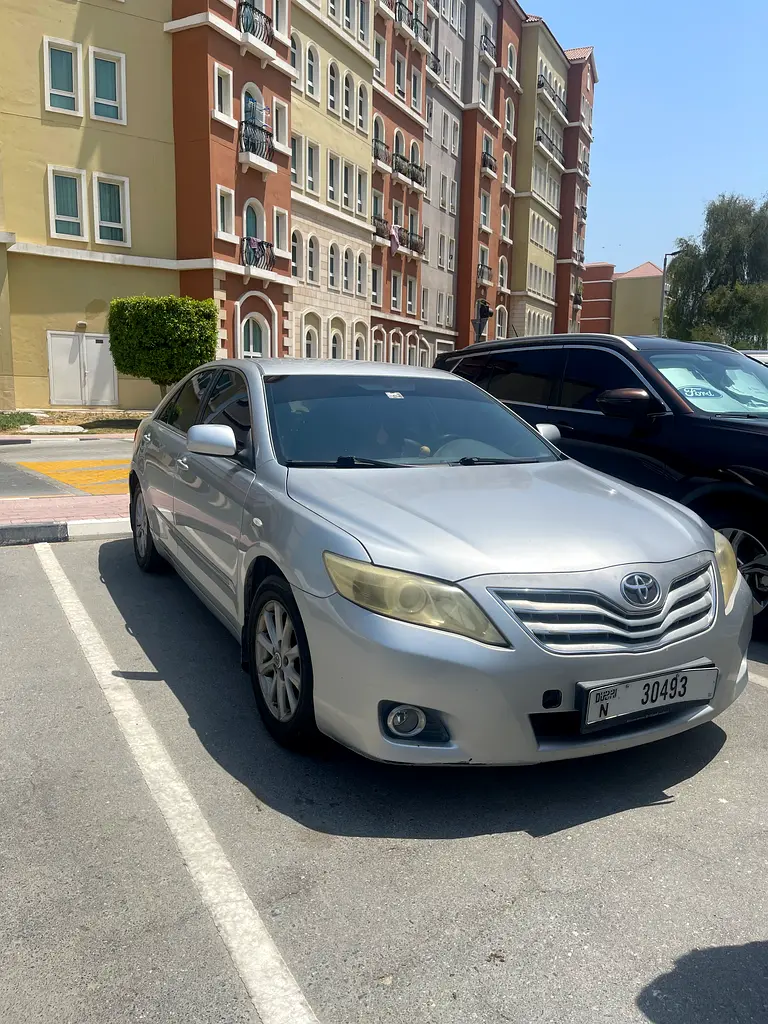 Toyota Camry 2010 — photo 1 of 5