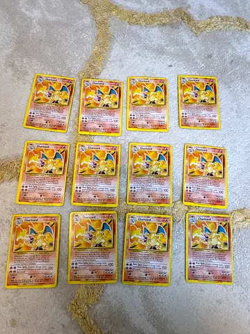 12 Vintage Charizard Pokémon Cards (Same Card)