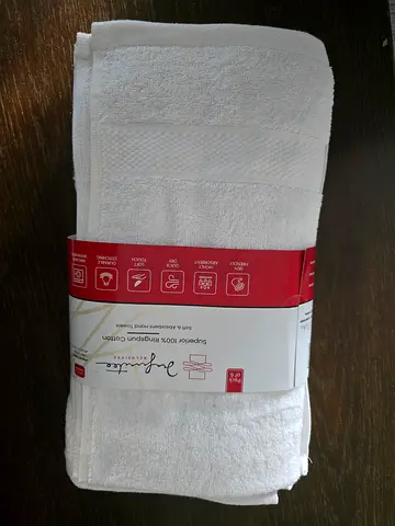 Set of 4 White Bath Towels - New, 100% Cotton