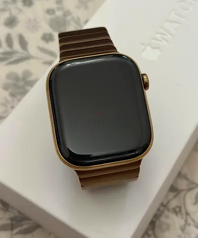 Apple Watch Series 10 46mm Titanium Gold