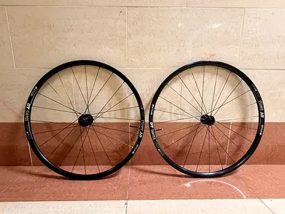 DT SWISS R470 db 29” Wheel set disk break Tubeless ready through axle