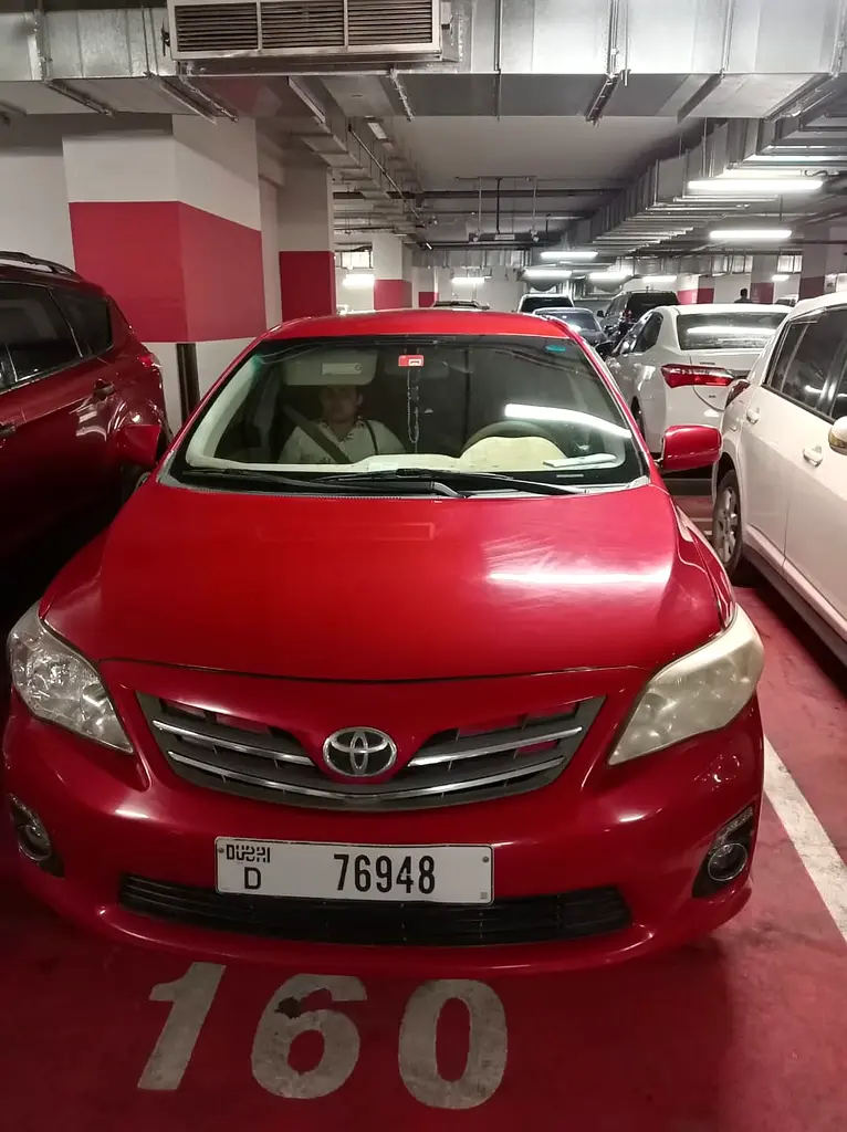 Toyota Corolla 2013 — photo 1 of 4