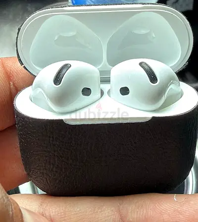 Airpods 4 with Active Noise Cancellation
