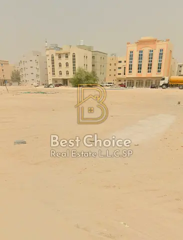 للبيع أرض تجارية مميزة في مويلح القديمة – الشارقة