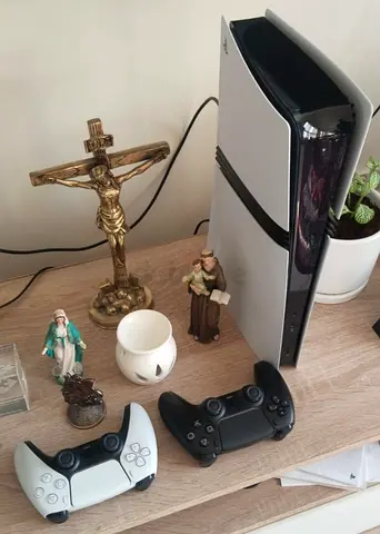 PS5 PRO DIGTEL 2TB+ 2 CONTROLLER
