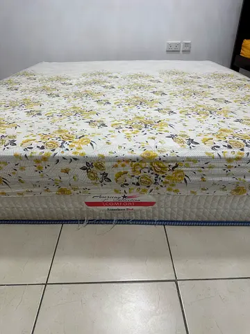 Queen size floral mattress - good condition