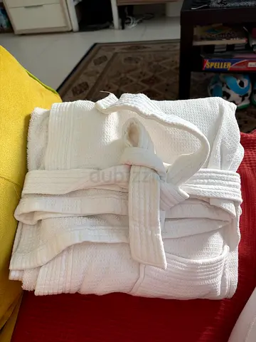White waffle weave bathrobe, good condition