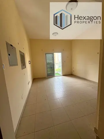 SPACIOUS STUDIO APARTMENT||BALCONY||AMERICAN KITCHEN||AED40,000