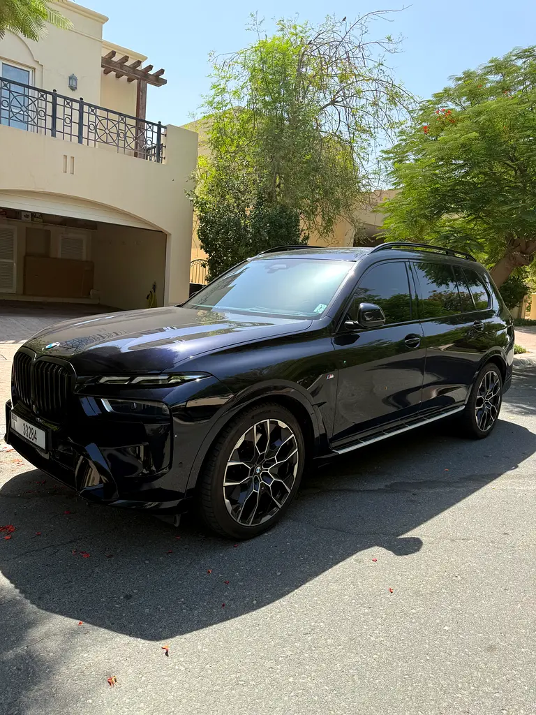 BMW X7 2024 — photo 1 of 7