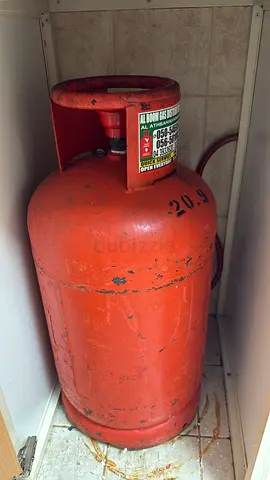 Full 20.9kg LPG Gas Cylinder (Red) - Good Condition