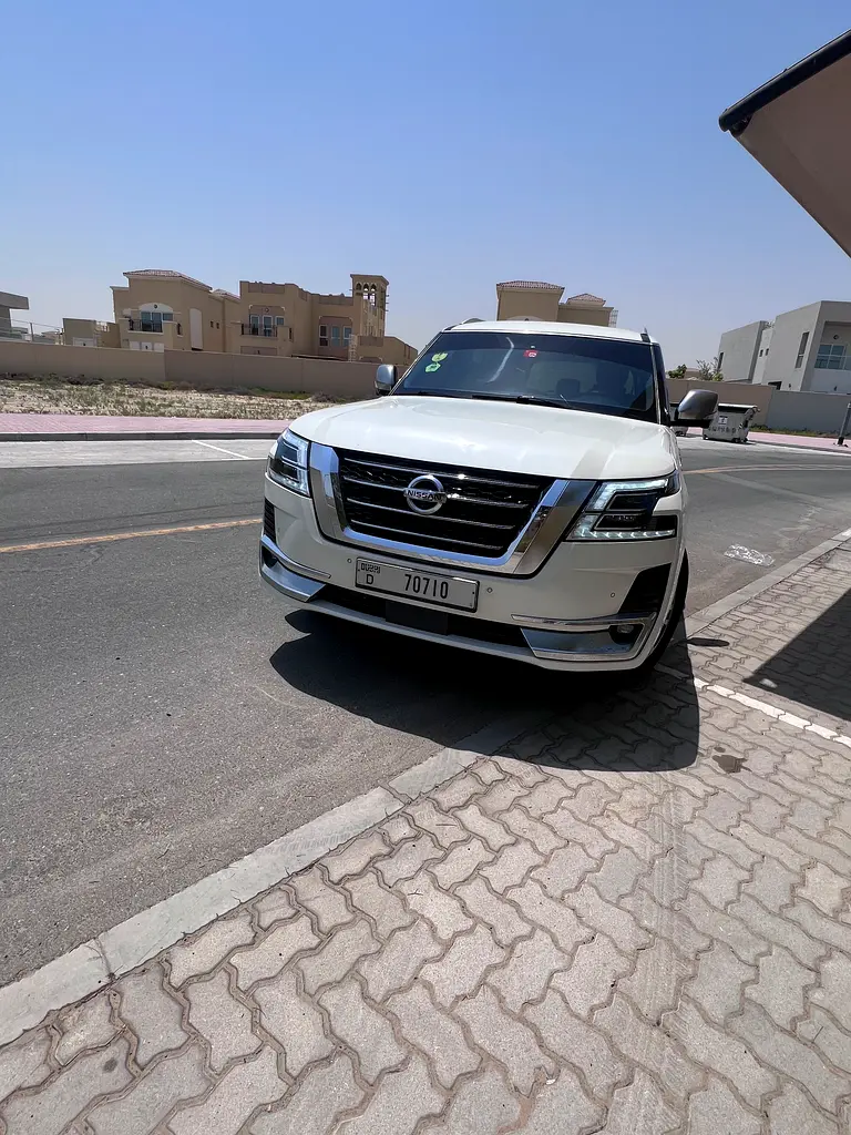 Nissan Patrol 2014 — photo 1 of 7