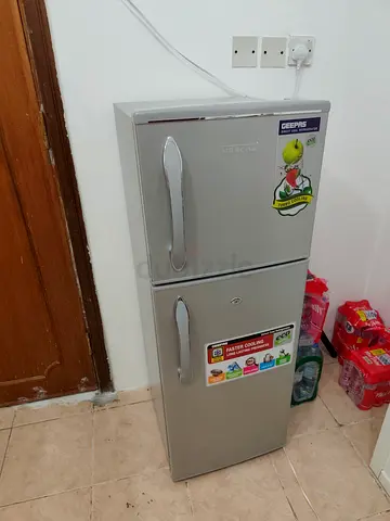 GEEPAS FRIDGE - 180L Refrigerator (Warranty Active)