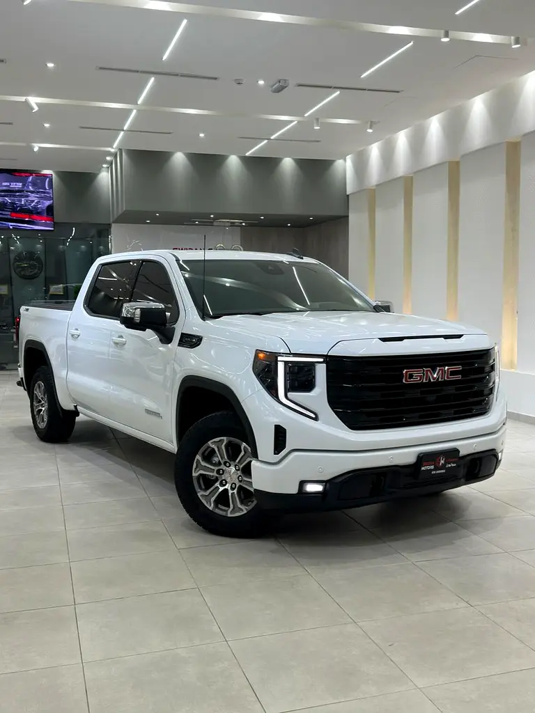 GMC Sierra 2024 — photo 1 of 20