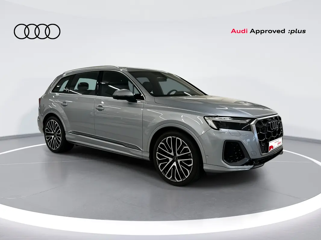 Audi Q7 2024 — photo 1 of 18
