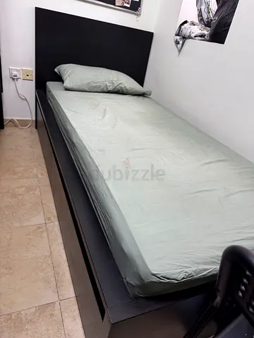 Ikea Malm single bed with 2 underbed drawers and mattress