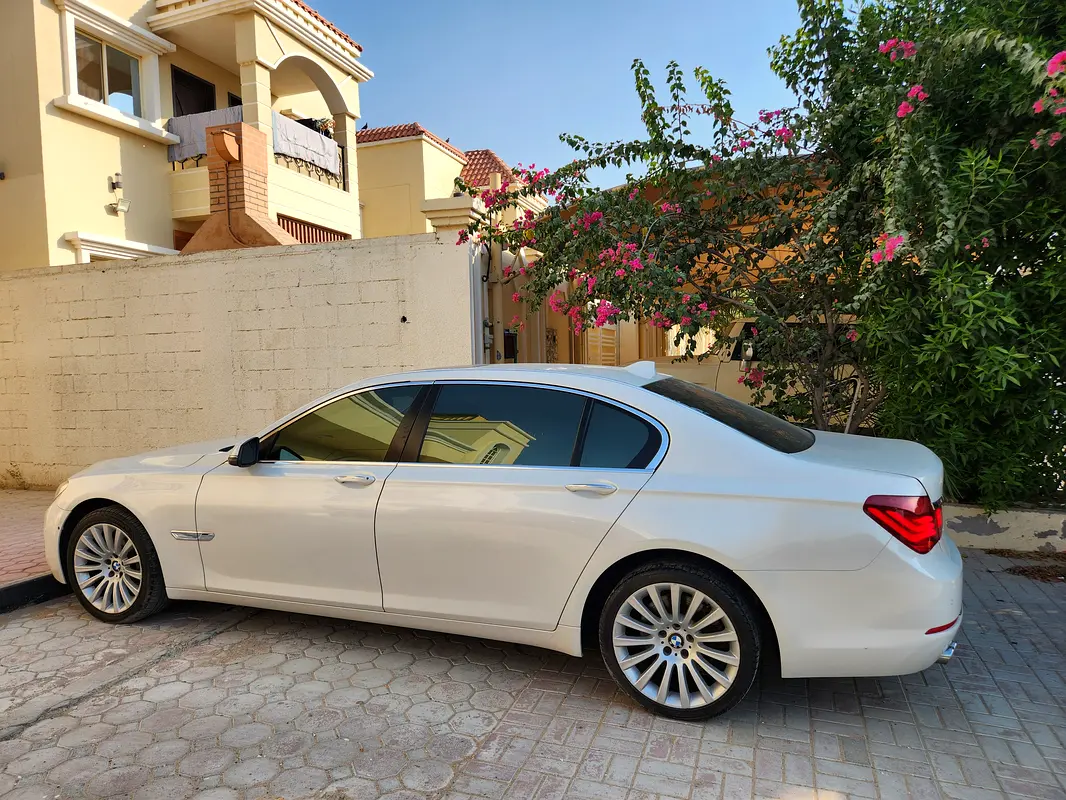 BMW 7-Series 2014 — photo 1 of 20